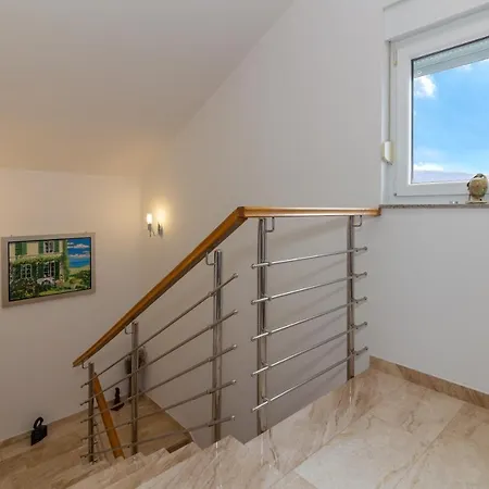Celinka, - Makarska